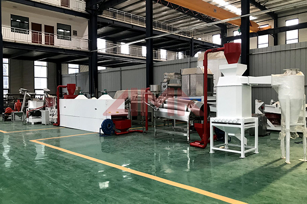 China Food Extruder Machine, Fish Food Machine, Snack Machine 